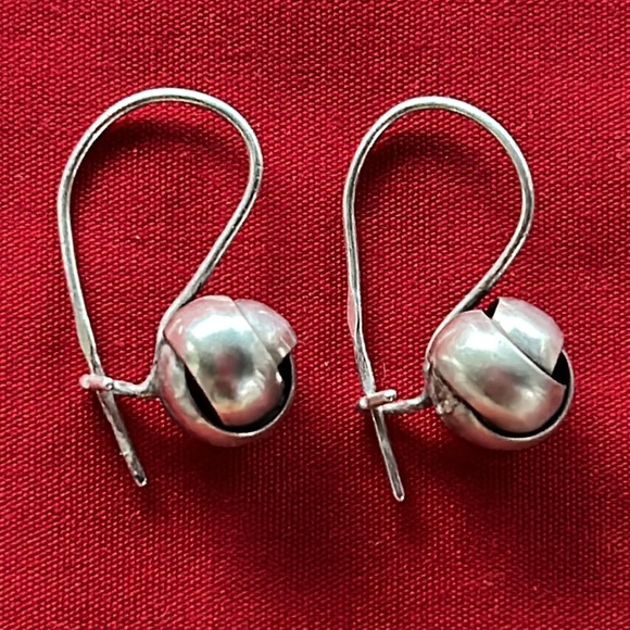 Silver earrings - Picture 6 of 8